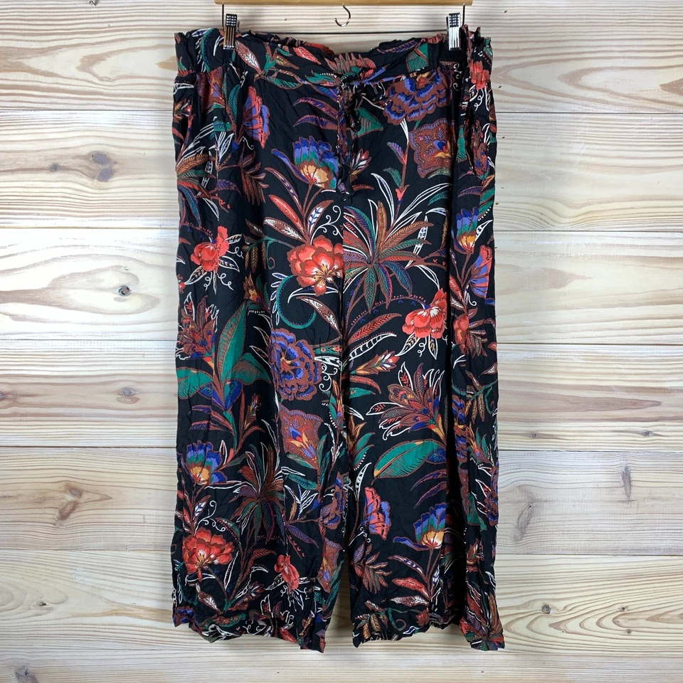 Pantalones Angie Palazzo 3X Pierna Ancha Cortos Negro Estampado de Flores Indie Boho Foto 1 de 4
