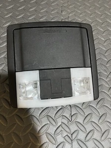 13 14 15 16 17 18 19 TAURUS OVERHEAD CONSOLE DOME LIGHT W/O SUNROOF OEM 3678-6 - Picture 1 of 4