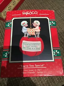 ENESCO CHRISTMAS ORNAMENT: YOU'RE SEW SPECIAL MICE SEWING ON PIN CUSHION new - Picture 1 of 9
