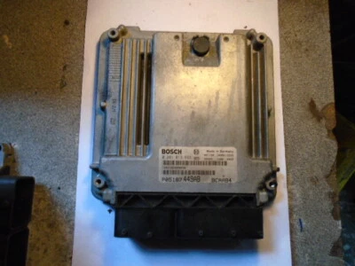 Chrysler Dodge Caliber 2.0 ECU 0281013693 P05187449AB 0 281 013 693 449AB Foto 1 de 3