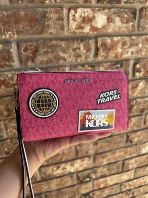 Michael Kors Jet Set Viaje Doble Cremallera Muñequera Cartera MK Logo Rosa Fruta del Dragón Foto 1 de 4
