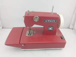 Vintage SEWMATE Childs Sewing Machine ~ RED ~ Japan ~ working - Picture 1 of 8