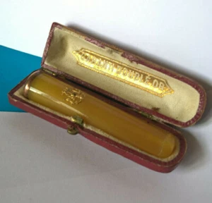 Ancien Porte-Cigare Plaqué Or et Résine Jaune Souvenir Notre Dame de Lourdes - Picture 1 of 4