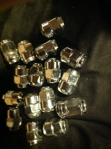 Honda Genuine Wheel Lug Nut (16) - Bild 1 von 2