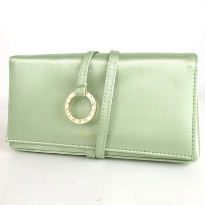 Bolsa de perfume Bvlgari de nailon usada Foto 1 de 4