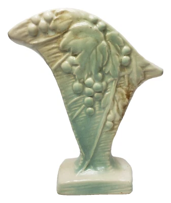 McCoy Pottery Vase 8" Green Fan Grapevine 1940s Art Deco Rustic Cottage Decor - Image 1 of 4