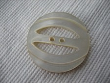 Vintage Medium 1" Carved, Openwork Mother Of Pearl MOP Shell Button PD39