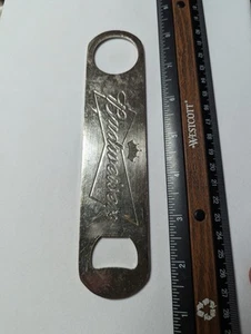 Abridor de botellas Budweiser vintage de metal grande - Imagen 1 de 2