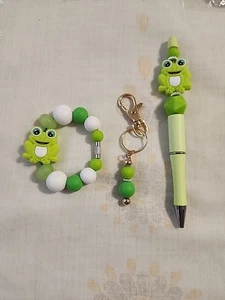 Bolígrafo de cuentas, dije de taza y llavero pequeño combo a juego rana verde - Imagen 1 de 6