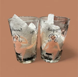 Blue Q Kitschy DIRTY GIRL Becher Brille Set Nude Damen Auslaufmodell Set 2 - Bild 1 von 3