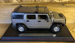 HUMMER H2 SUV HARDTOP SILVER 1:18 SCALE MAISTO WORKING HOOD DOORS & BRUSHGUARD - Picture 1 of 8