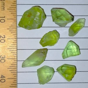 Piedras preciosas ásperas de peridoto cristales terminados naturales Olivino Forsterita 39,2 quilates - Imagen 1 de 6