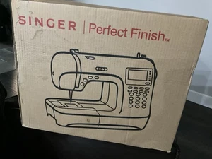 Singer Perfect Finish Model ET-1 Sewing Machine NEW IN BOX! Discontinued Model - Picture 1 of 6