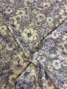 5 Metres Lilac Floral Printed 100% Cotton Lawn Summer Dress Fabric. - Picture 1 of 4