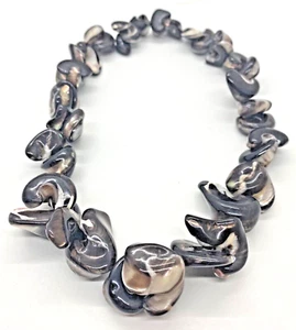 Natürliche dunkelgraue bräunliche Muschel fertig zur Herstellung in Halskette 16 Zoll Strang - Bild 1 von 4