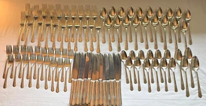 Wm Rogers 1940 Desire Silverplate Service for 12 Plus Extras Cocktail Forks - Picture 1 of 12
