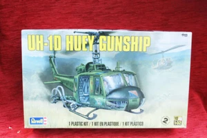 1:32 Modellbausatz Revell 85-5536 -- UH-1D Huey Kampfhubschrauber OVP - Bild 1 von 1