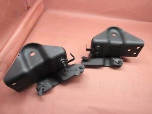 1999 - 2004 Ford F250 F350 4x4 Front Leaf Spring Hangers. Right & Left Side. OEM - Picture 1 of 10