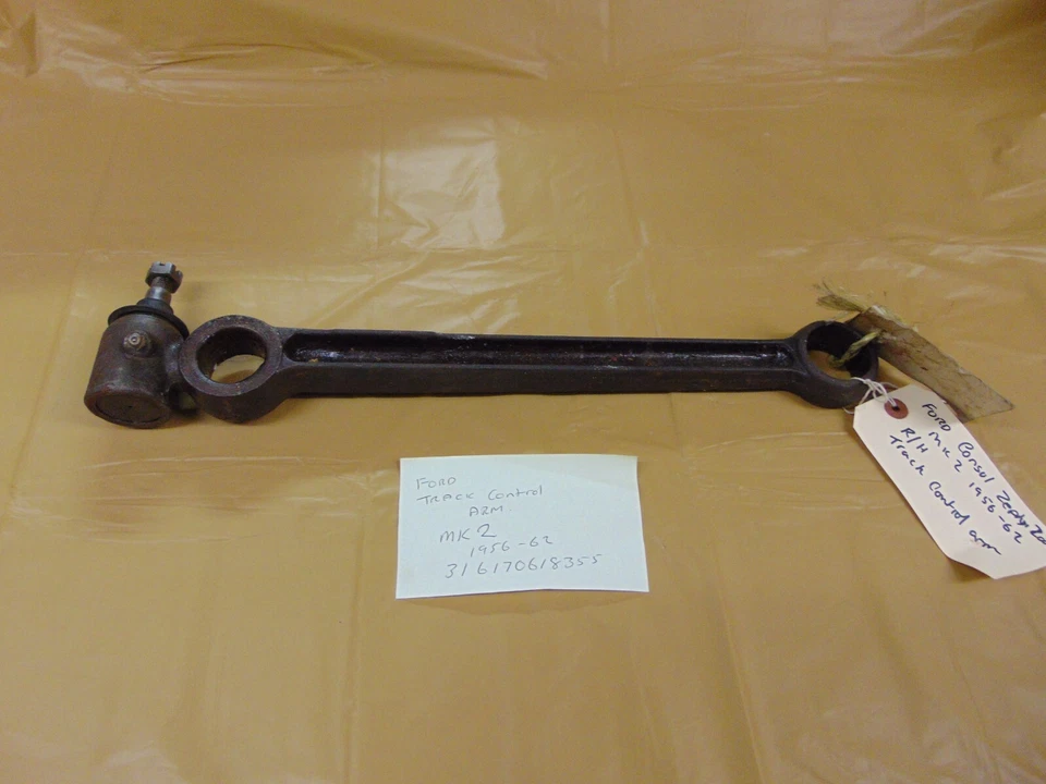 BRAZO DE CONTROL DE PISTA FORD ZODIAC ZEPHYR CONSUL MK2 R/H, Foto 1 de 2