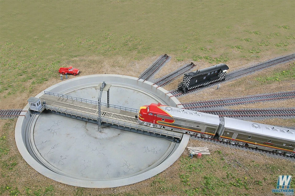 Walthers Cornerstone HO Motorized 110' Assembled Turntable 933-2851