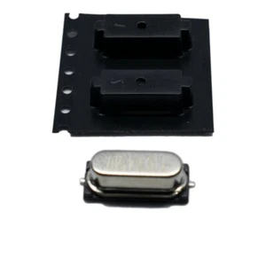 2X 13.56M-49S-SR Resonator: Quarz 13,56MHz ±30ppm 20pF THT HC49-S SR PASSIVES - Bild 1 von 1