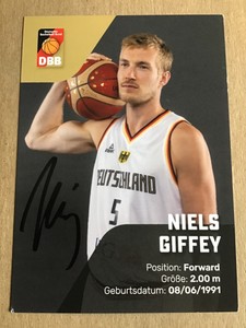Niels Giffey, Germany 🇩🇪  Basketball EuroBasket 2022 hand signed