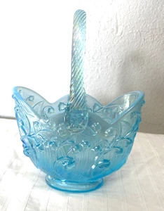Jarrón canasta de vidrio FENTON azul aguamarina opalescente lirio del valle 7,5" ~ LEER~ - Imagen 1 de 17