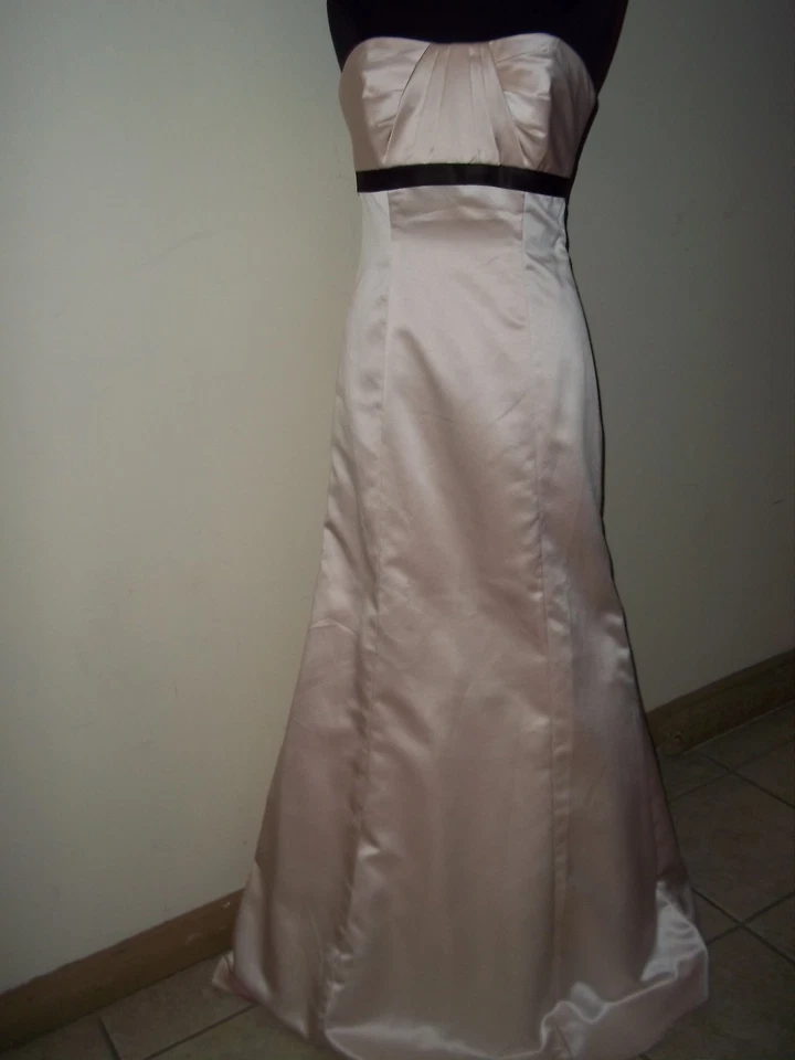 1886- VESTIDO FORMAL DE DAMA DE HONOR JORDAN FASHIONS TALLA 6 MELOCOTÓN 635 $196 Foto 1 de 1