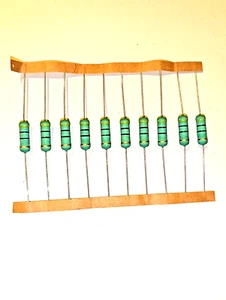 10 RESISTORE A FILO 3 WATT 47 OHM (RESISTENZA A FILO 47 OHM 3 WATT) - Foto 1 di 1