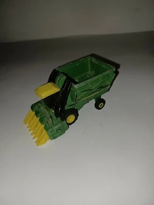 1/64 scale Ertl John Deere  Cotton Picker - Image 1 of 4