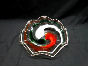 Centro de mesa de frutero con volantes de vidrio artístico soplado a mano rojo verde blanco diseño de remolino - Imagen 1 de 13