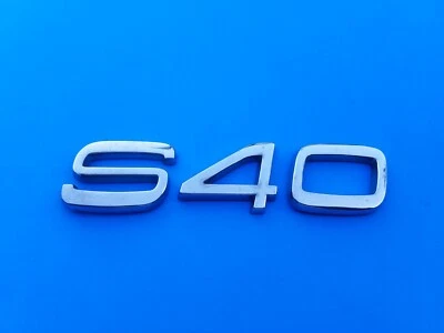 05 06 07 08 09 10 11 VOLVO S40 TAPA TRASERA EMBLEMA LOGOTIPO INSIGNIA SÍMBOLO USADO OEM (2007) Foto 1 de 3