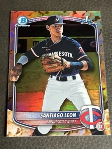 2025 Bowman Chrome Santiago Leon Popcorn Snack Pack BCP-247 - Picture 1 of 2