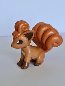 Vulpix Pokémon Battle Figure 2021 Shiny WCT - Foto 1 di 10
