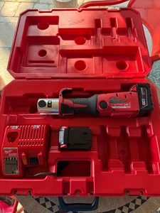 Milwaukee 2773-20L M18 18V Cordless Force Logic Long Throw Press Tool Kit W/(2) - Picture 1 of 12