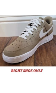 Scarpa destra solo Nike Air Force 1 bassa '07 kaki bianco DV0804-200 uomo taglia 11 - Foto 1 di 9