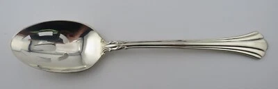 Cucharada ranurada Reed & Barton Sterling 8 5/8" - Pat del siglo XVIII (XVIII) Foto 1 de 4