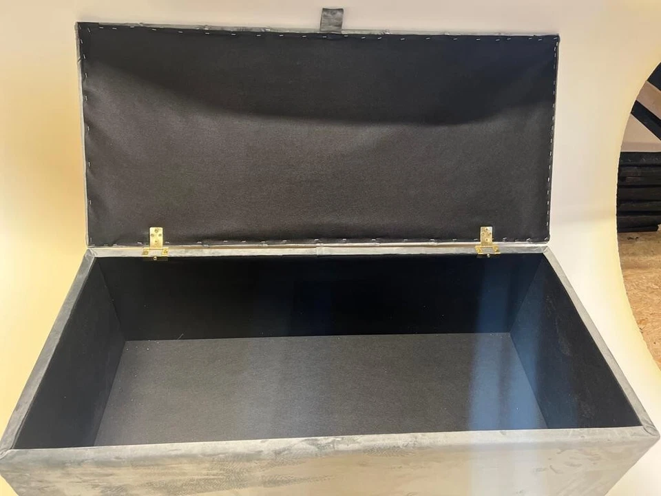 Plush Velvet Storage Box for leaf bed - Image 1 of 1