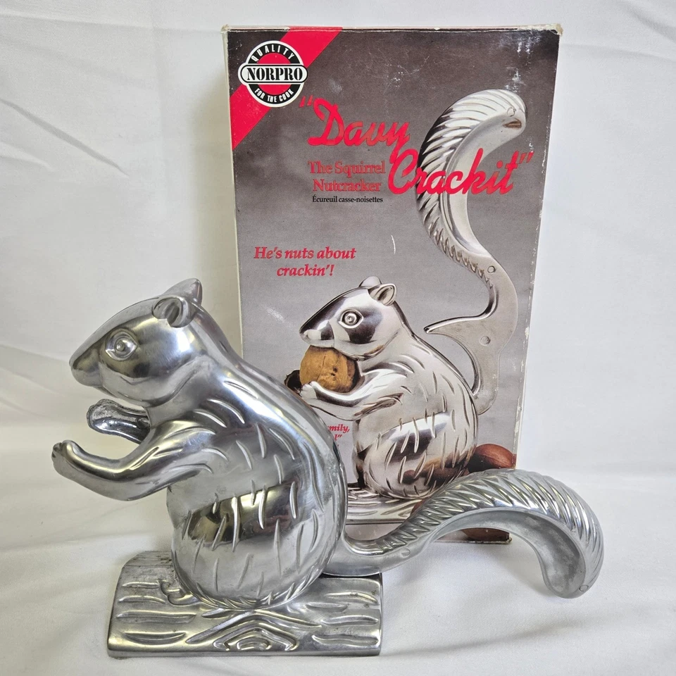 Cascanueces Norpro Davy Crack'It Ardilla, Tono Plateado, 5.5" Altura, 6529 Foto 1 de 4