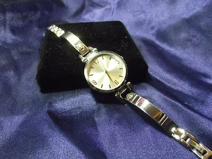 Reloj de cuarzo para mujer con hermosa correa **Bonito** B40-327 ZC - Imagen 1 de 3