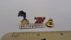 Vintage Plymouth Roadrunner '76 1976 Car Automobile Year Cartoon Hat Lapel Pin - Picture 1 of 4