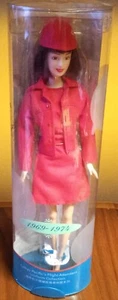 Cathay Pacific Doll Collektion  "Stewardess 1969- 1974 "  seltene Puppe, neu OVP - Bild 1 von 2