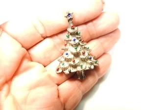Broche Árbol de Navidad Gerry's Rojo Verde Azul Esmalte Texturizado Tono Plata De Colección - Imagen 1 de 4