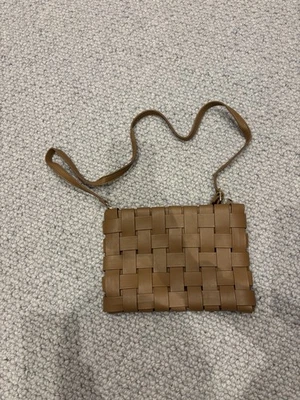 Bandolera tejida Anthropologie Lindy  Foto 1 de 4