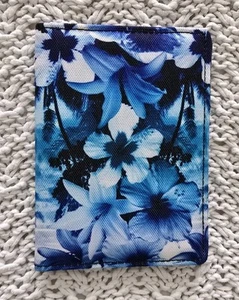 PAPERCHASE Passport Holder Blue & White Floral - Picture 1 of 4