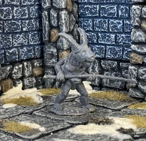 Vintage CHAOS GOATMAN WARRIOR metal figure AD&D Evil Cultist Pathfinder AB25 - Picture 1 of 2