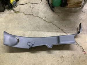 2001-2006 Chevrolet Silverado LH Rear Interior C Pillar Seat Belt Trim #15069625 - Picture 1 of 20