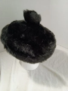 Sombrero de invierno vintage para mujer de piel de enemigo negro hecho a mano con pompón - Imagen 1 de 9