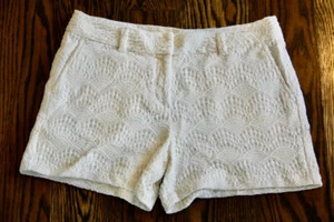 Ann Taylor Loft Damengröße 6 Shorts weiß geschnürt Überzug - Bild 1 von 6