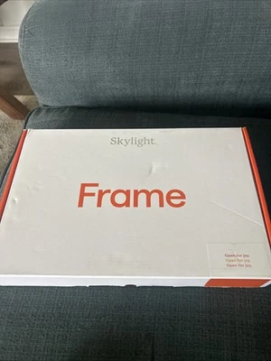 Skylight Frame 10 Inch Wi-Fi Digital Picture Frame Friends And Family - Image 1 of 4